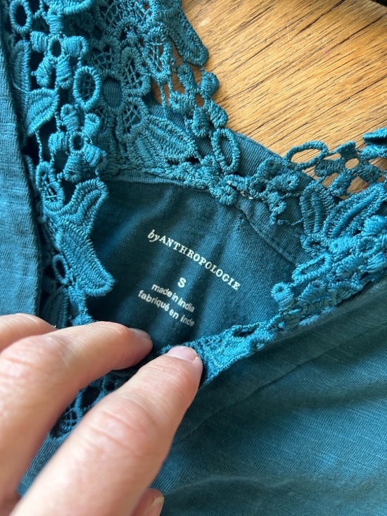 Stunning Anthropologie Teal Lace-Trim V-Neck Tee cotton - Picture 3 of 5